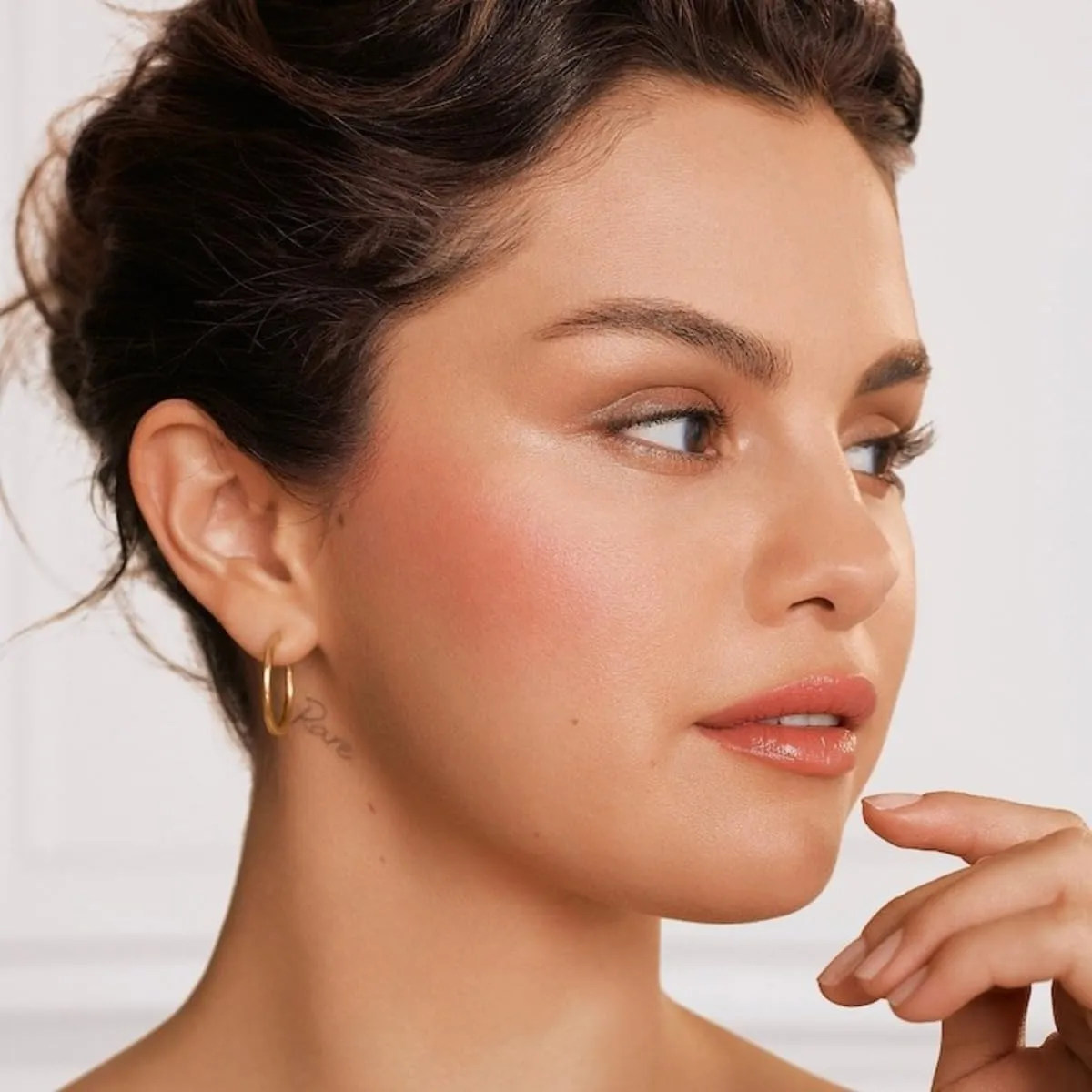 by Selena Gomez Positive Light Liquid Luminizer Highlight - Enlighten - Champagne