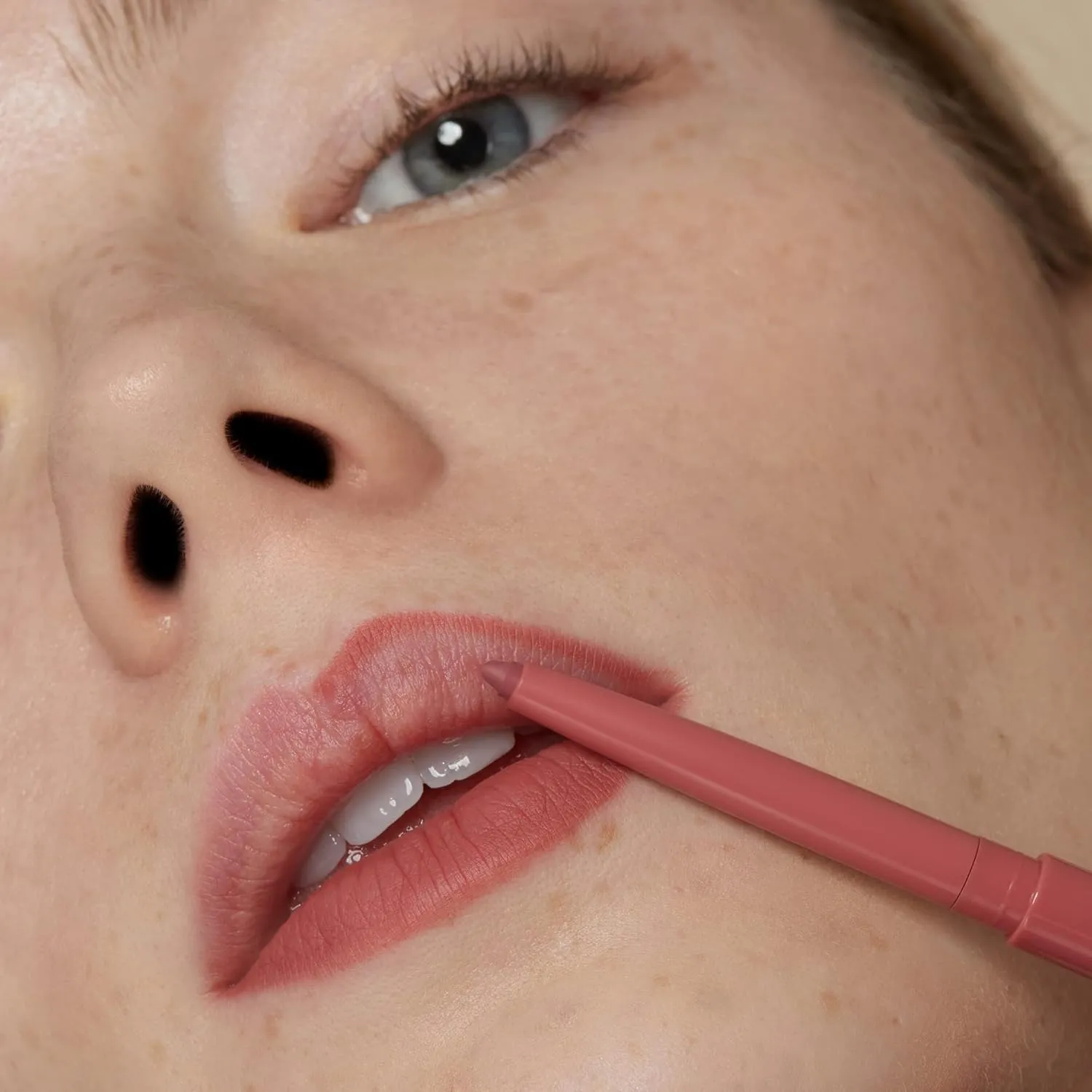 By Terry Hyaluronic Lip Liner Pencil, Defines the Lips, Creamy & Hydrating Formula, Intensely Pigmented & Long-lasting Coverage, Vegan, Dare to Bare, 0.05oz