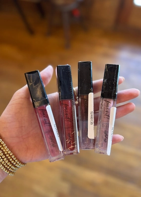 Caren Lightup Lipgloss