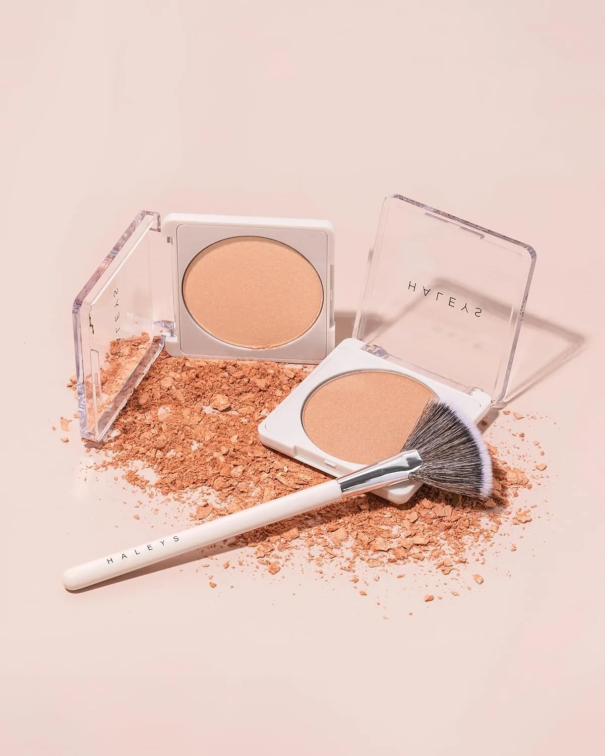HALEYS Smoothing Highlighter Powder, Re-fract, Illuminating, Lightweight, Non-Caking, Smooths, Blurs, Long lasting, Nourishing & Skin-Softening, Infused with Spherical Powder, Macadamia Oil, V CF