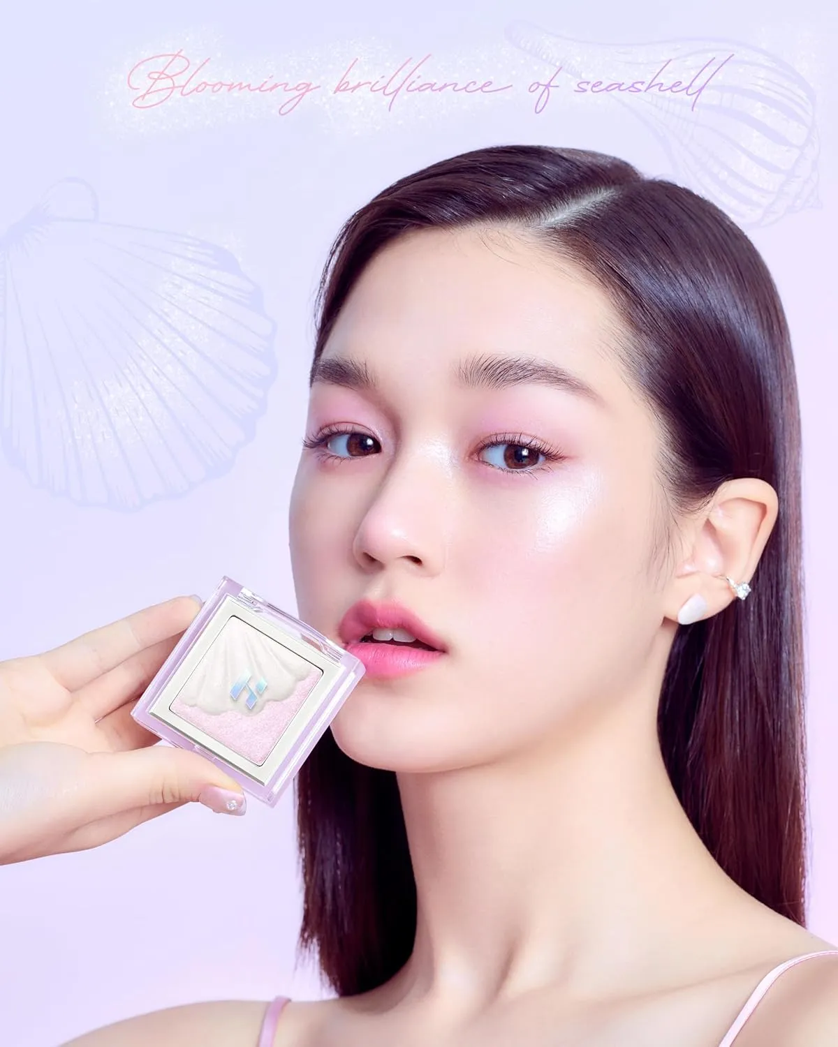 HOLIKA HOLIKA Shell Glow Highlighter- Luxury Face Glow for Shine & Volume, Transparent Skin Enhancer, Smooth Texture, Subtle Shimmer Light, Splendid Pearl Expression (01 AURORA NACRE)