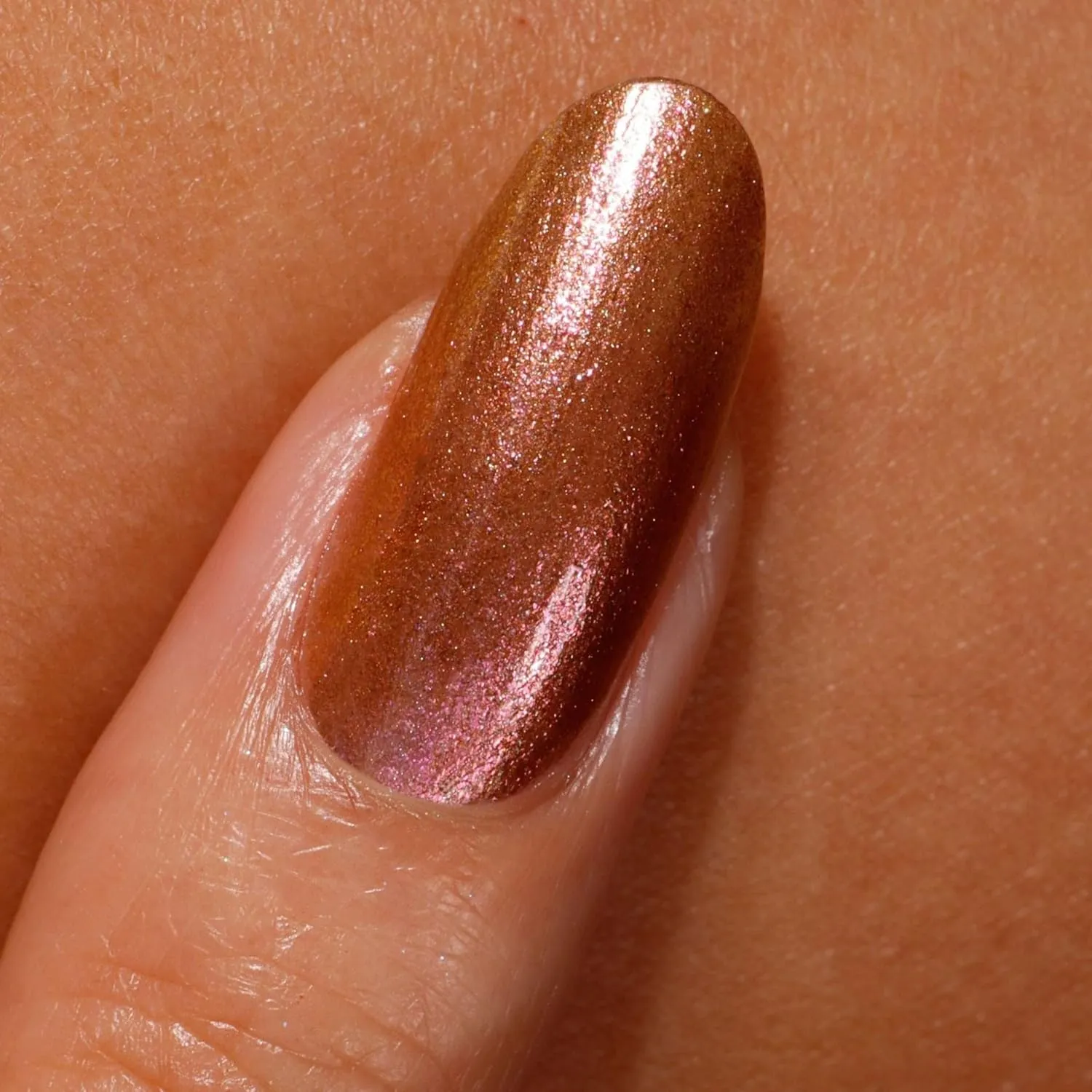 LONDONTOWN Shimmer Nail Highlighter - Multi-Dimensional Iridescent Finish Nail Polish Treatment, Vegan Cruelty Free, Shimmery Copper Rose Gold, Molten - .40fl oz