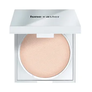 Lune Aster SuperStar Highlighter - Universally flattering silk-textured champagne highlighter increases skin's luminosity