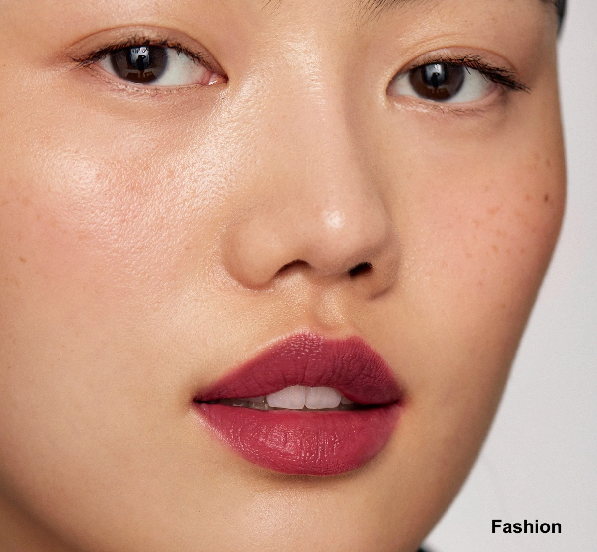 MERIT - Signature Lip Lightweight Satin Lipstick